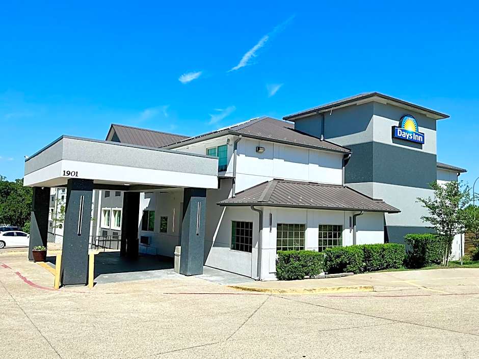 Days Inn by Wyndham Arlington