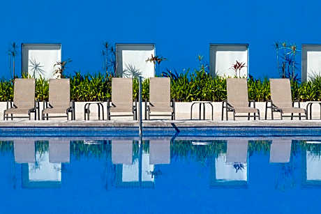 One Puerto Vallarta Aeropuerto