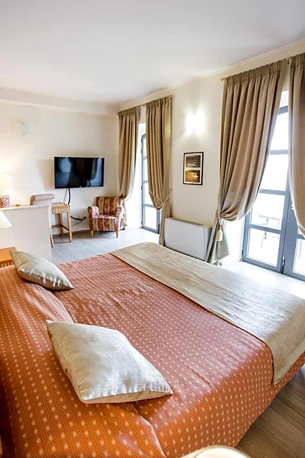 Miramare Apartments&Suites