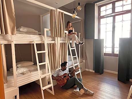 Bed in 8-Bed Mixed Dormitory Room