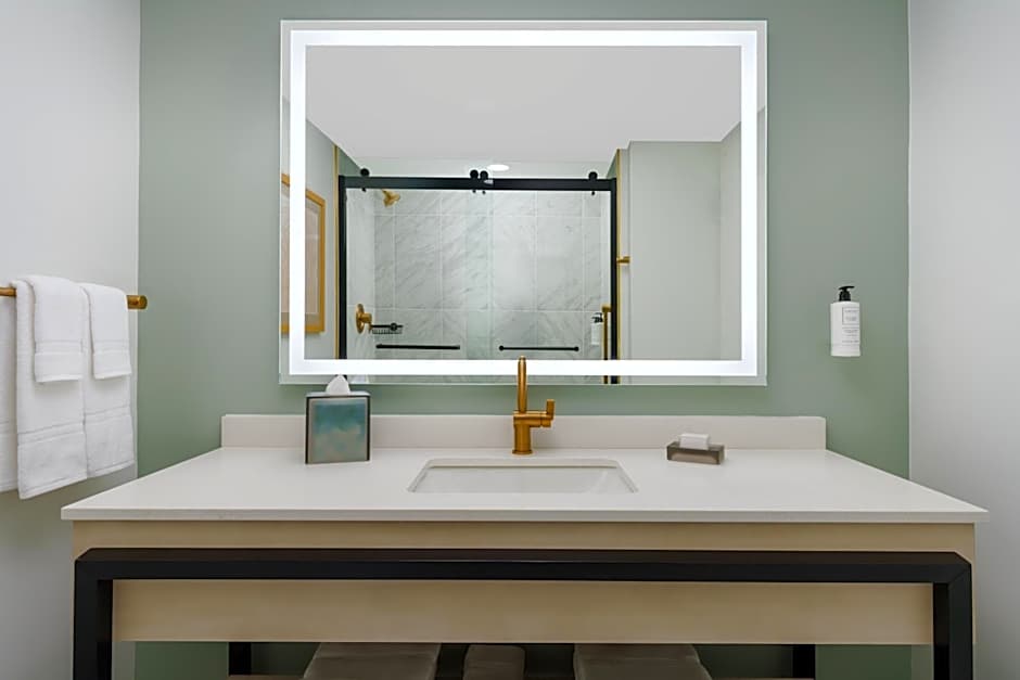 Beal House Fort Walton Beachfront, Tapestry Collection by Hilton