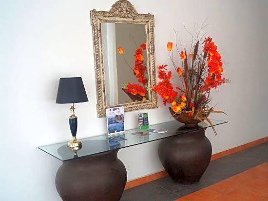 La Posada Hotel & Beach Club