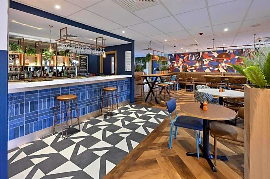 Travelodge Sunbury M3