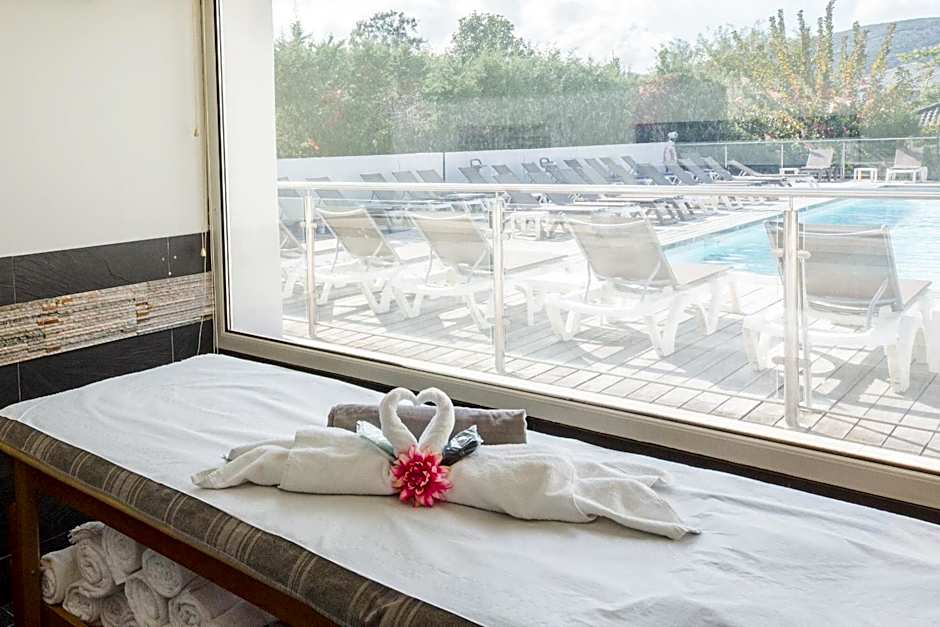 Hôtel Spa Restaurant La Madrague