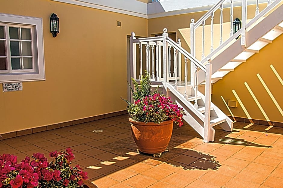 Milkwood Manor on Sea