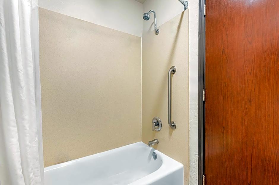 Best Western Plus Parkway Inn