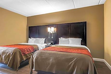 2 Queen Beds, Suite, Nonsmoking