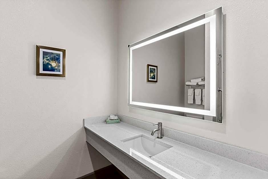 Sonesta Essential La Porte