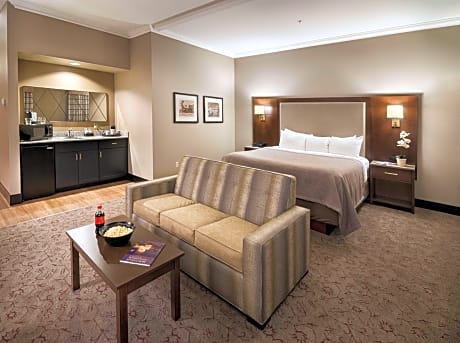 Deluxe King Room - Non-Smoking
