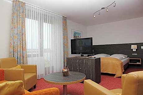 Studio Apartment (1 Adult)