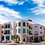 La Lola Hotel & Suites