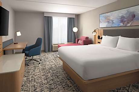 King Room with Tub - Mobility and Hearing Access