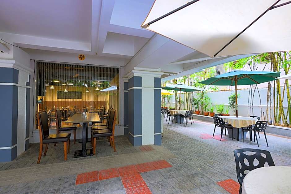 Hotel Athome & Serviced Apartments By Deccan Serai Hotels