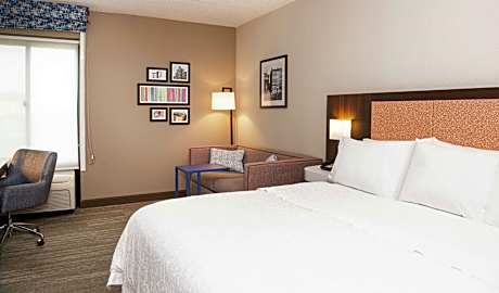 1 King Bed Study With Sofabed Walk-In Shower