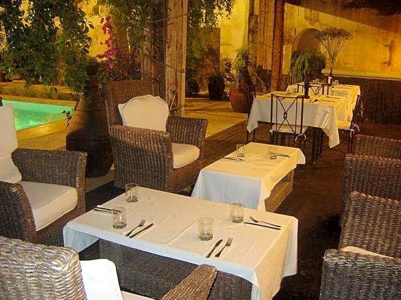 Hotel De La Parra