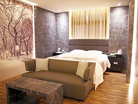 Deluxe Double Room (Check-in after 20:00)