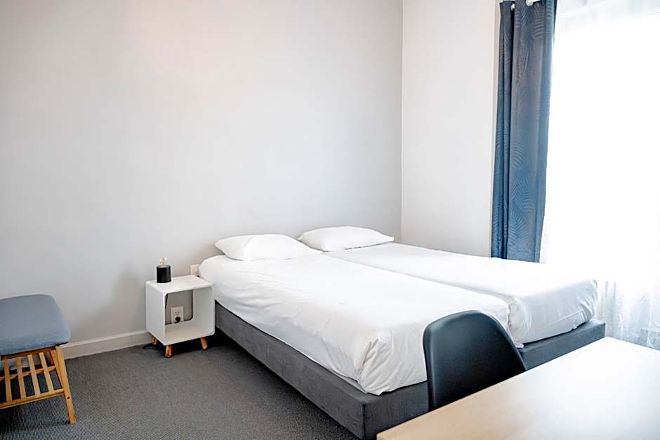 Brit Hotel Armor
