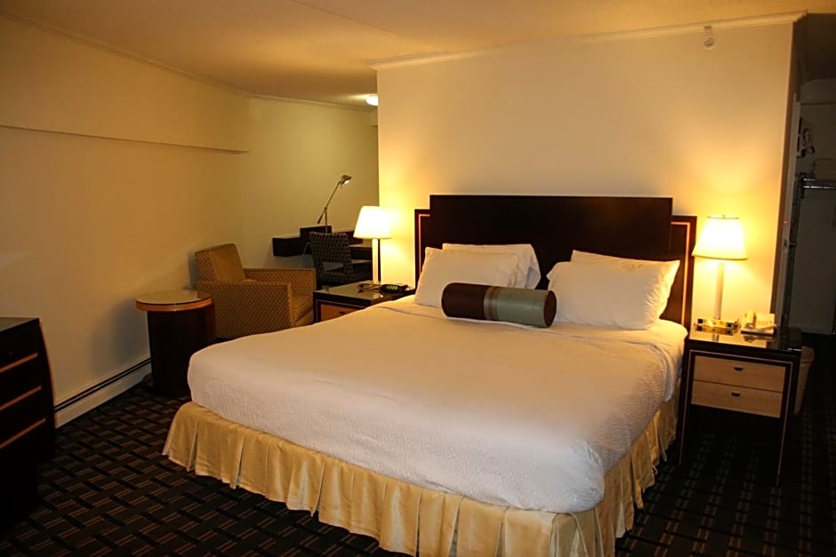 Bedford Plaza Hotel
