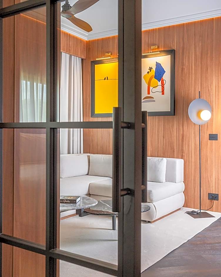 Cardo Roma, Autograph Collection