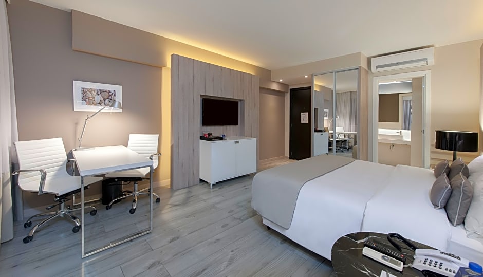 Photo 1 of 1 of Superior 1 Queen Bed, Accessible