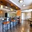 Day's Inn & Suites by Wyndham Indianapolis Airport East