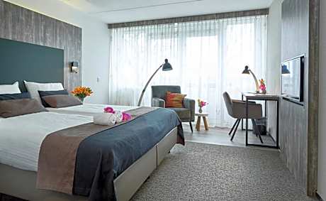 Twin Room with 2 Single Beds and French Balcony