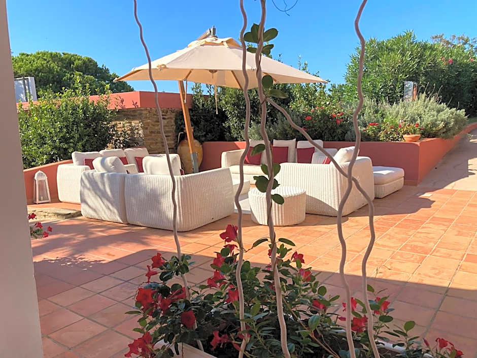 Cala Rosa Club Hotel