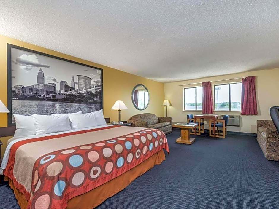 Super 8 by Wyndham Franklin/Middletown Area