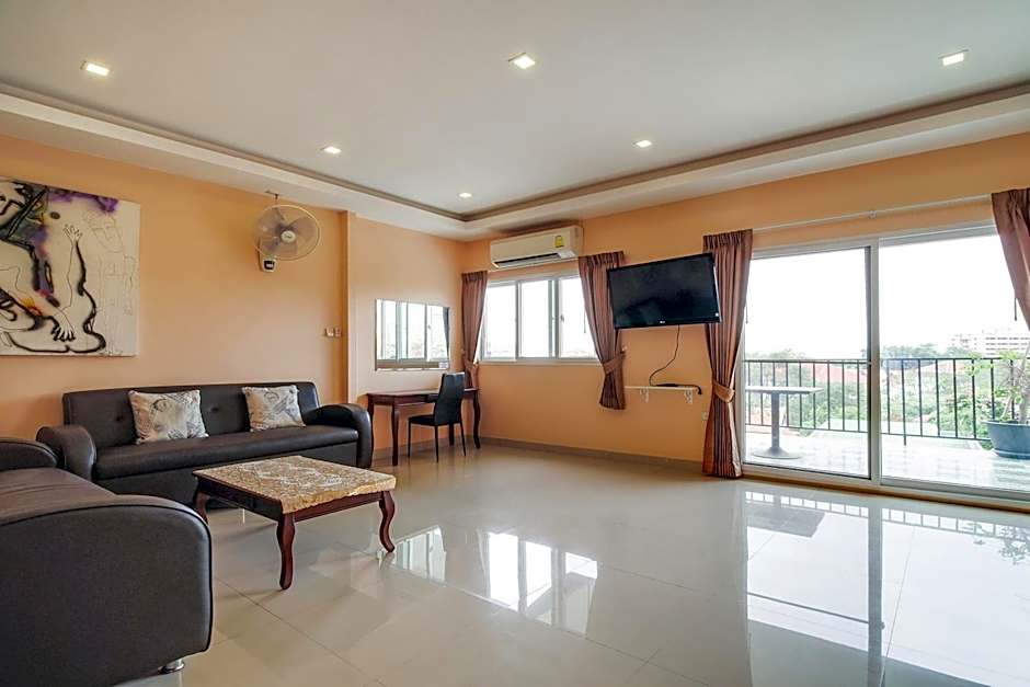 Patumnak Beach Guesthouse