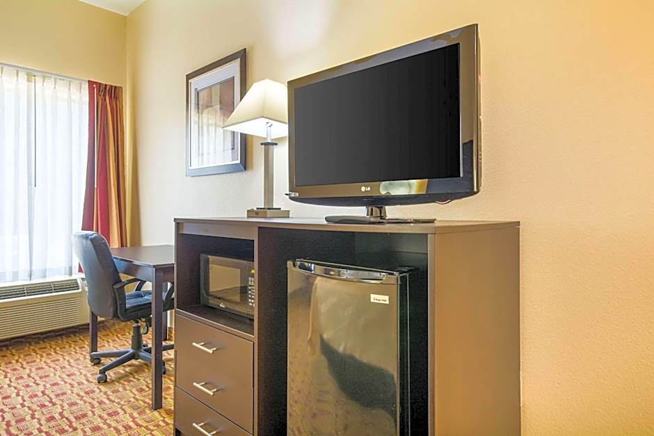 Quality Inn & Suites Sellersburg - Louisville Area