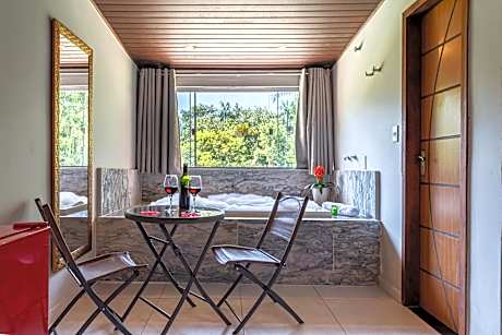 Suite with Hot Tub