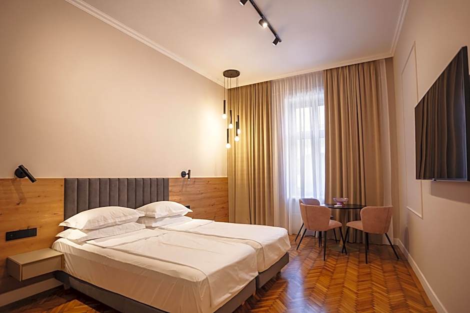 Bloom Downtown Suites