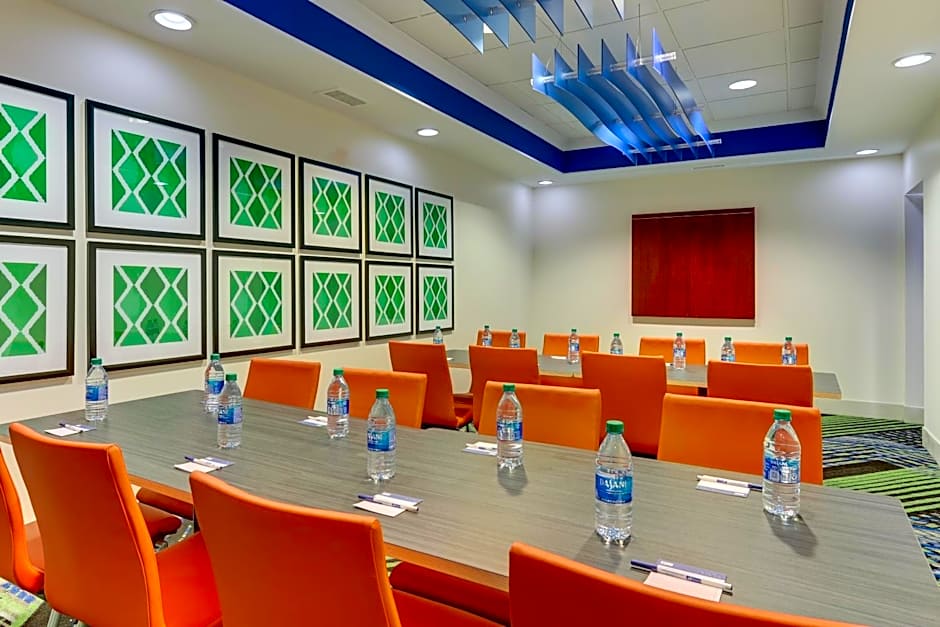 Holiday Inn Express Hotel & Suites Dayton-Centerville By IHG