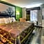 Super 8 by Wyndham Knoxville West/Farragut
