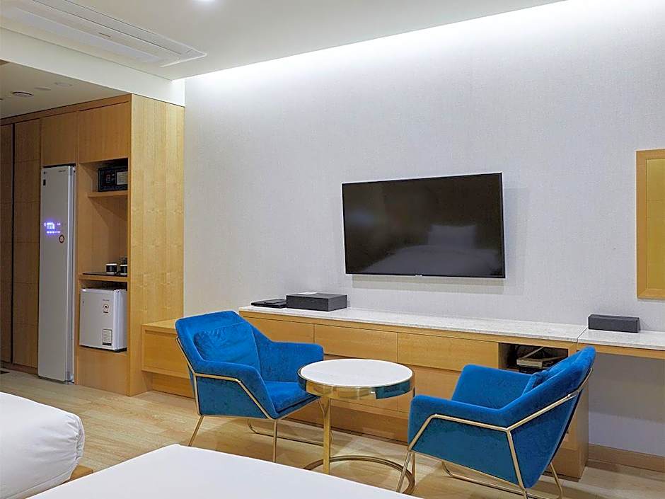 CS Hotel