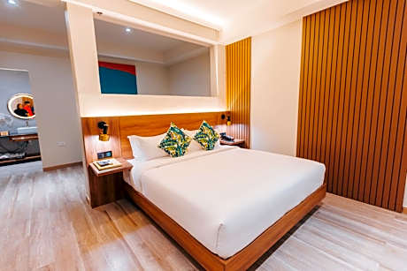 Deluxe King Suite