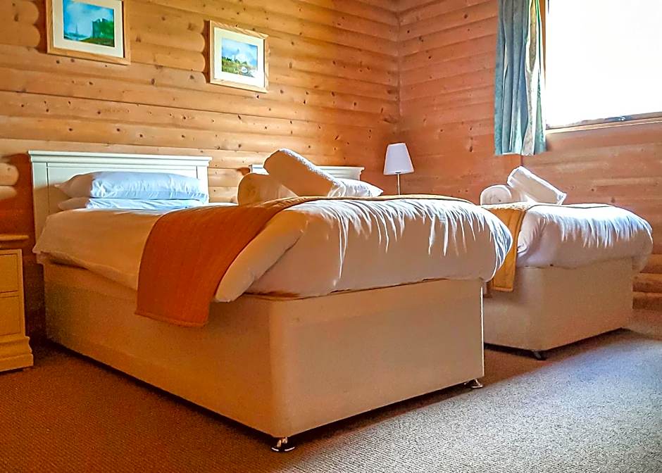 Pantglas Hall Lodges