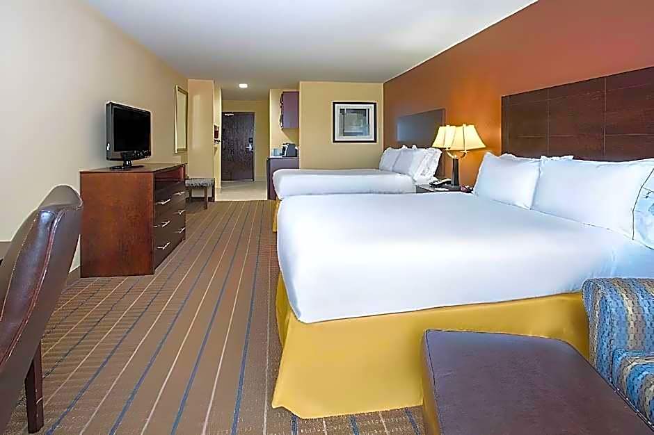 Holiday Inn Express and Suites Hotel - Pauls Valley By IHG