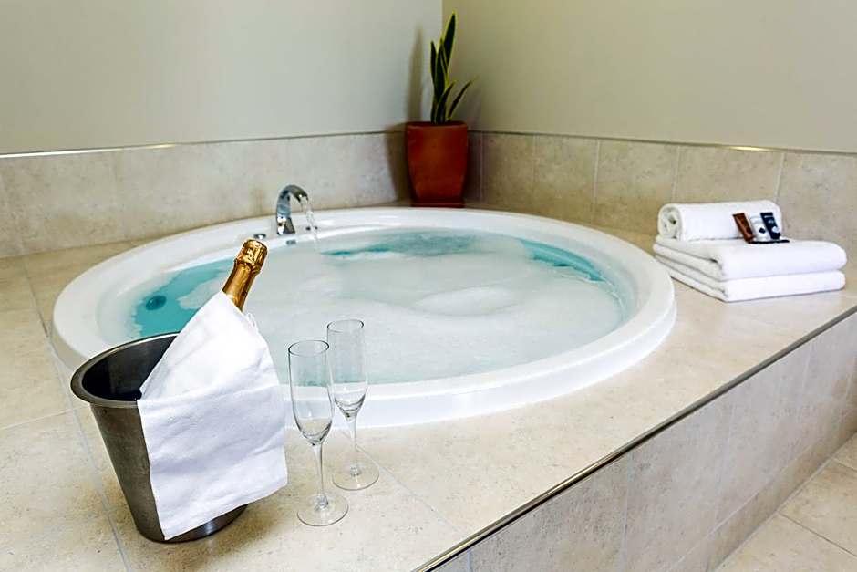 Pebble Beach Motor Inn