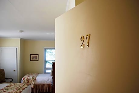 Triple Room with Bath