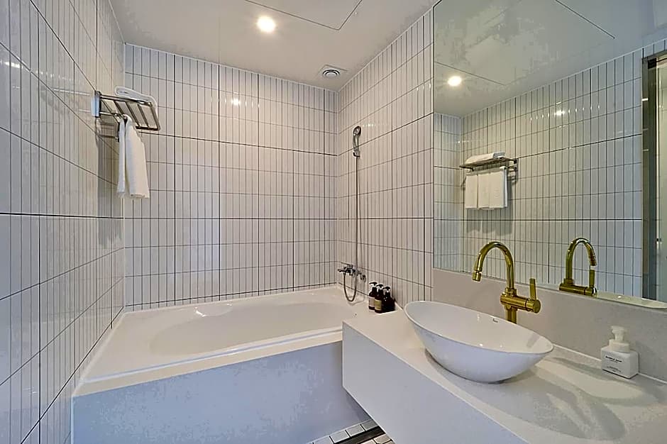 Browndot Signature Hotel