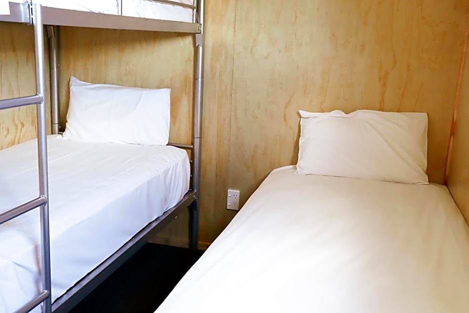Parklands Motorlodge & Holiday Park