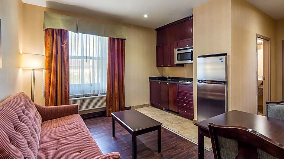 Best Western Plus Bowmanville