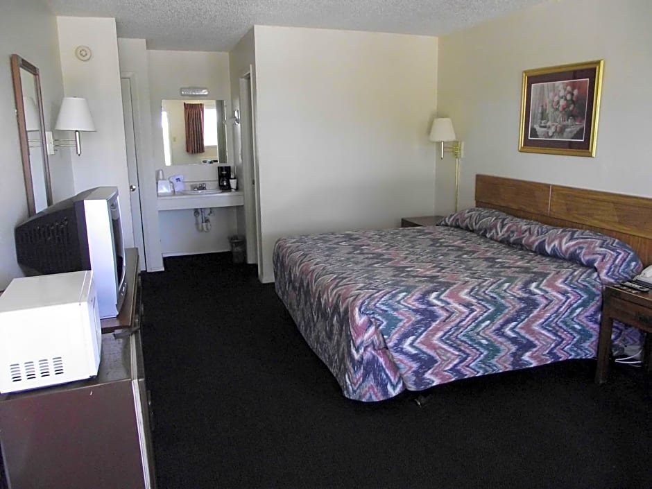 Glen Rose Inn and Suites