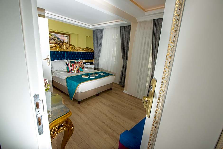Atlantis Royal Hotel