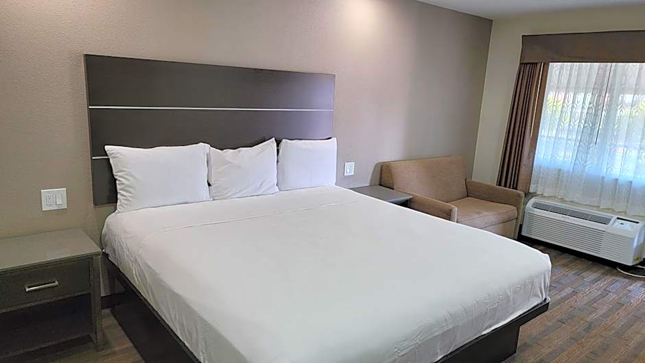 Travelodge by Wyndham Buena Park