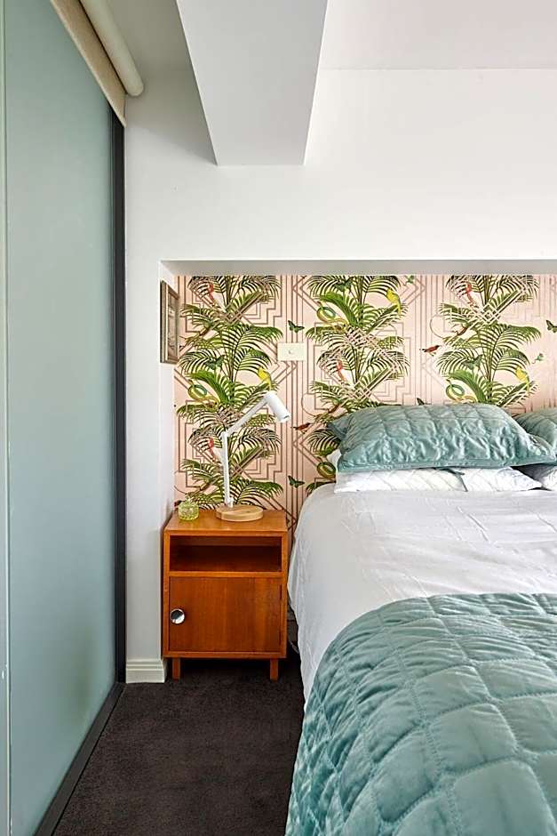 Deco Loft on Russell Street