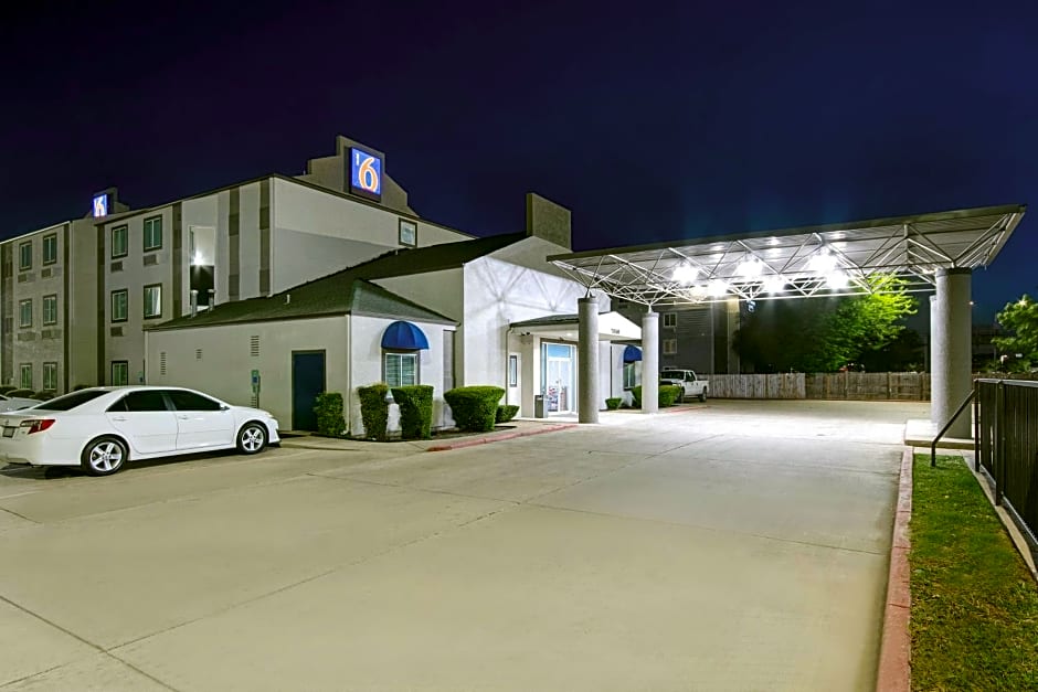 Motel 6-San Antonio, TX - South