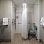 Holiday Inn Express & Suites Bradley Airport By IHG