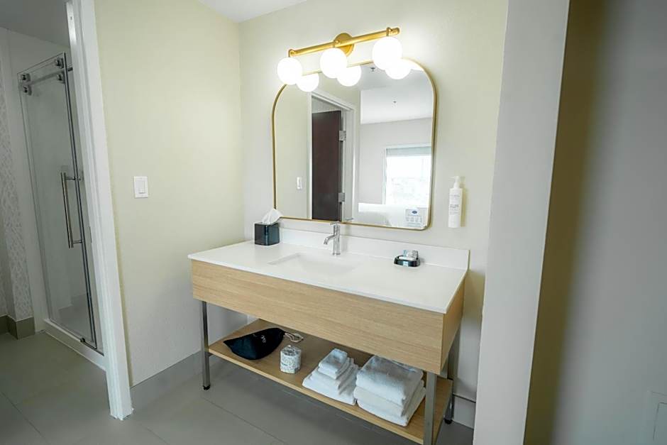 Hampton Inn & Suites Mission